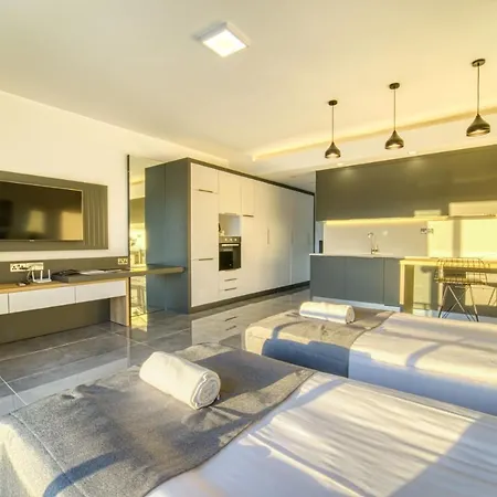 Longbeach Luxury Apartment